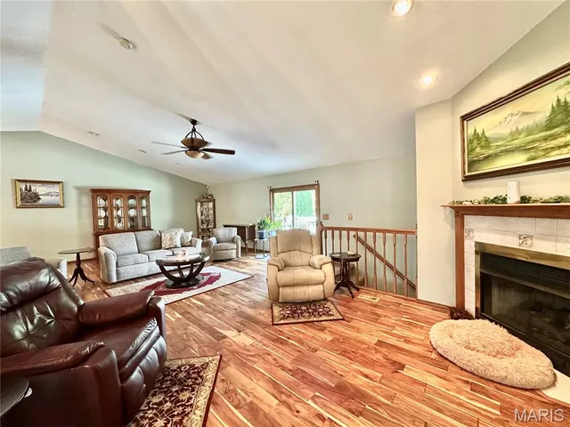 $599,900 | 102 Windy Hill, Lebanon, IL 62254