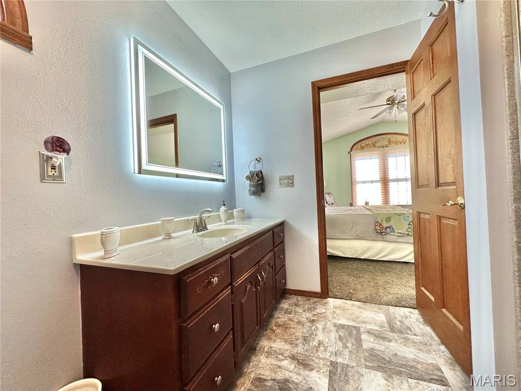 102 Windy Hill Lebanon, IL 62254 - Photo 20 of 46