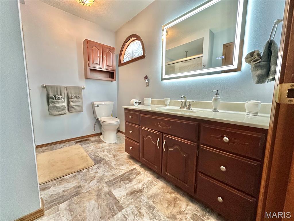 102 Windy Hill Lebanon, IL 62254 - Photo 21 of 46