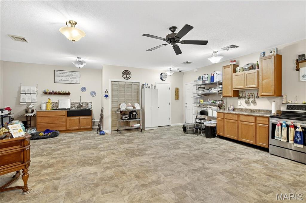 102 Windy Hill Lebanon, IL 62254 - Photo 39 of 47