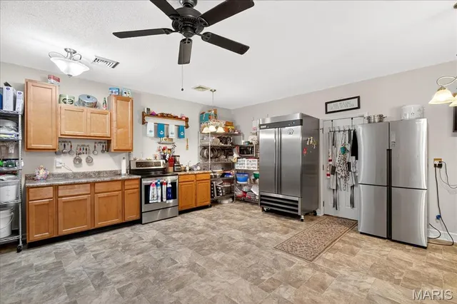 $644,800 | 102 Windy Hill, Lebanon, IL 62254