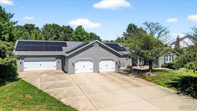$644,800 | 102 Windy Hill, Lebanon, IL 62254