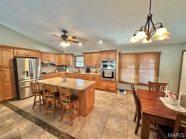 $599,900 | 102 Windy Hill, Lebanon, IL 62254