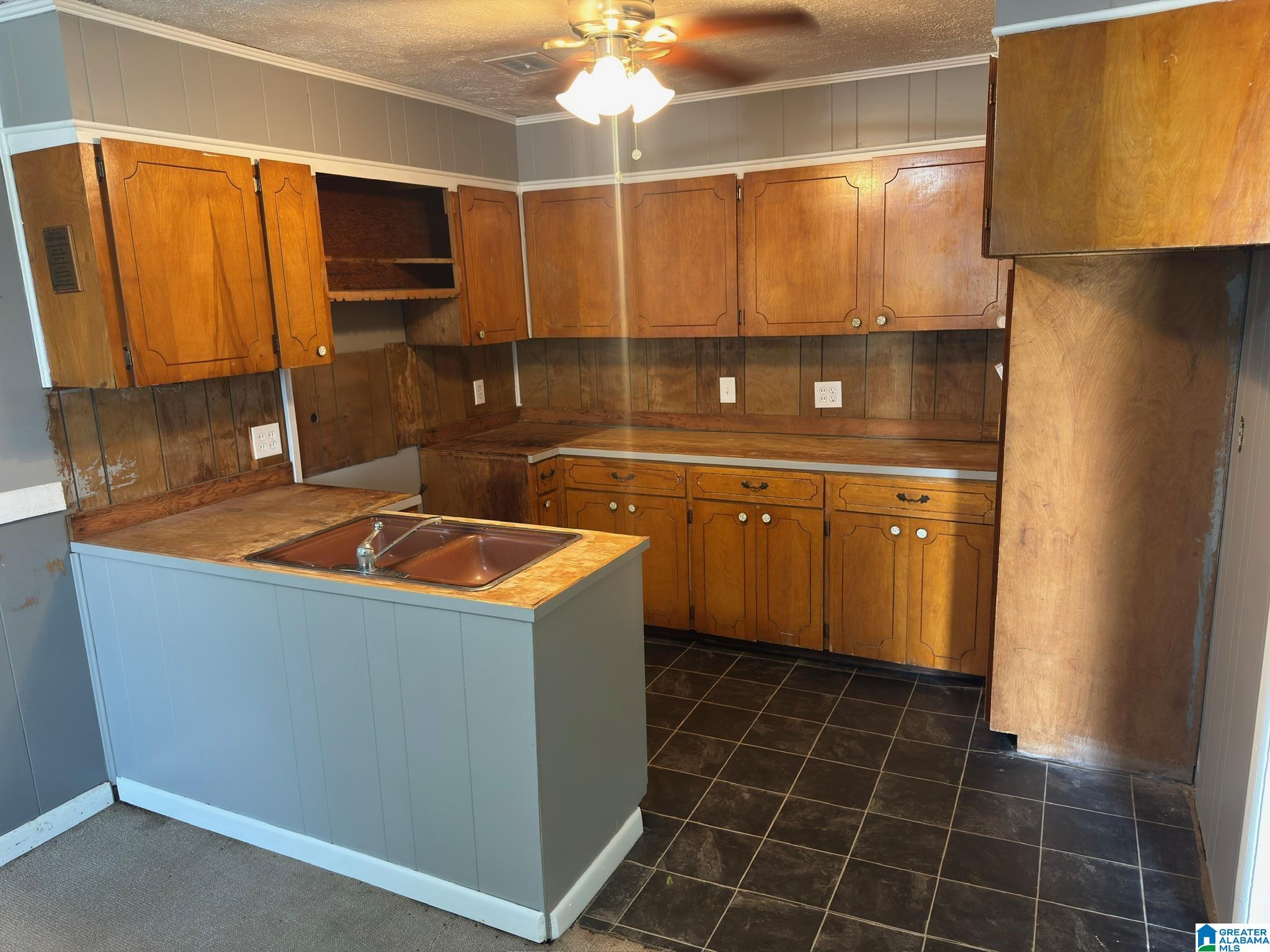 2409 Walnut Avenue Anniston, AL 36201 - Photo 2 of 7