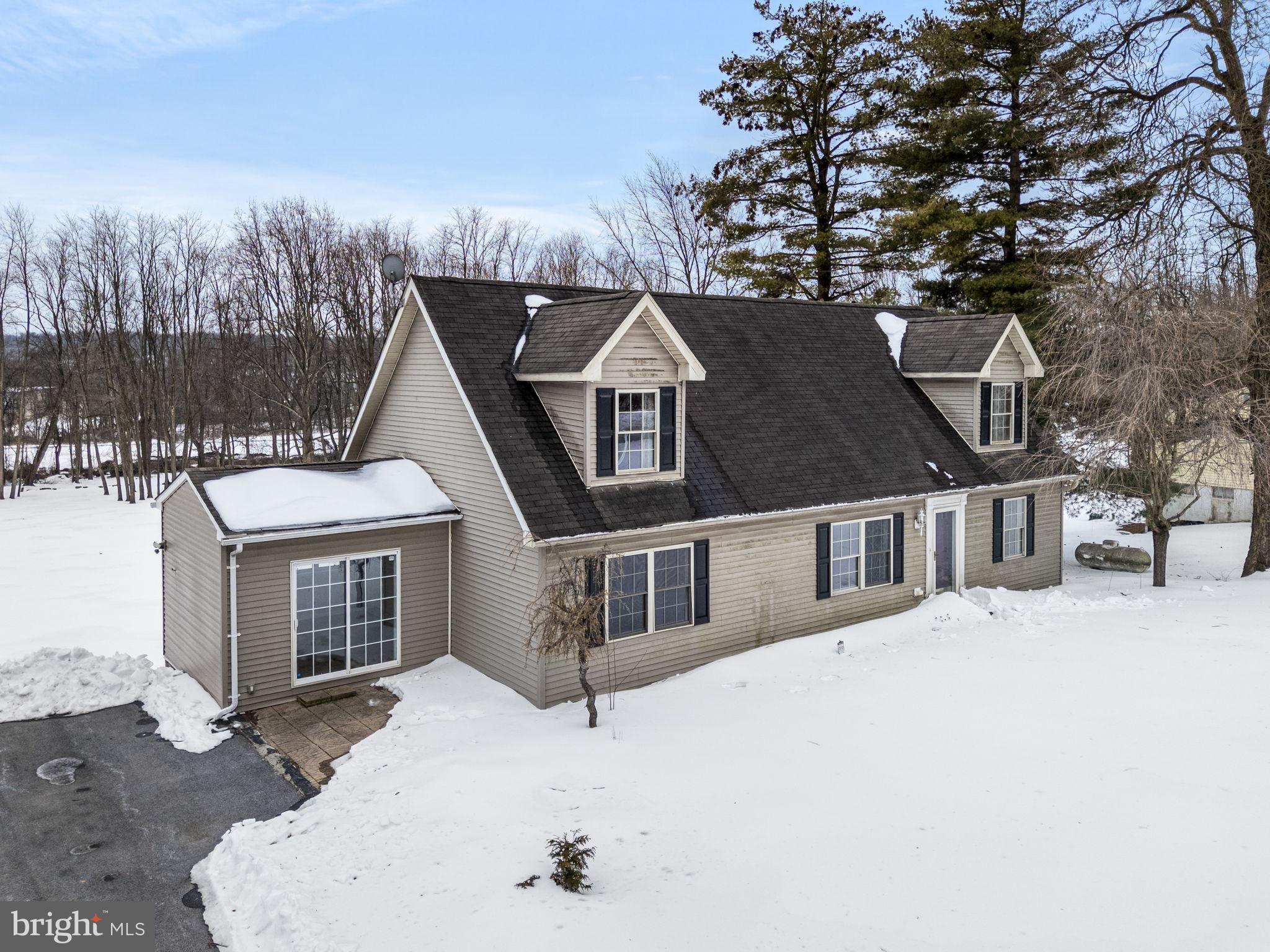3096 Upper Valley Road Parkesburg, PA 19365 - Photo 4 of 31 front view of house with a yard