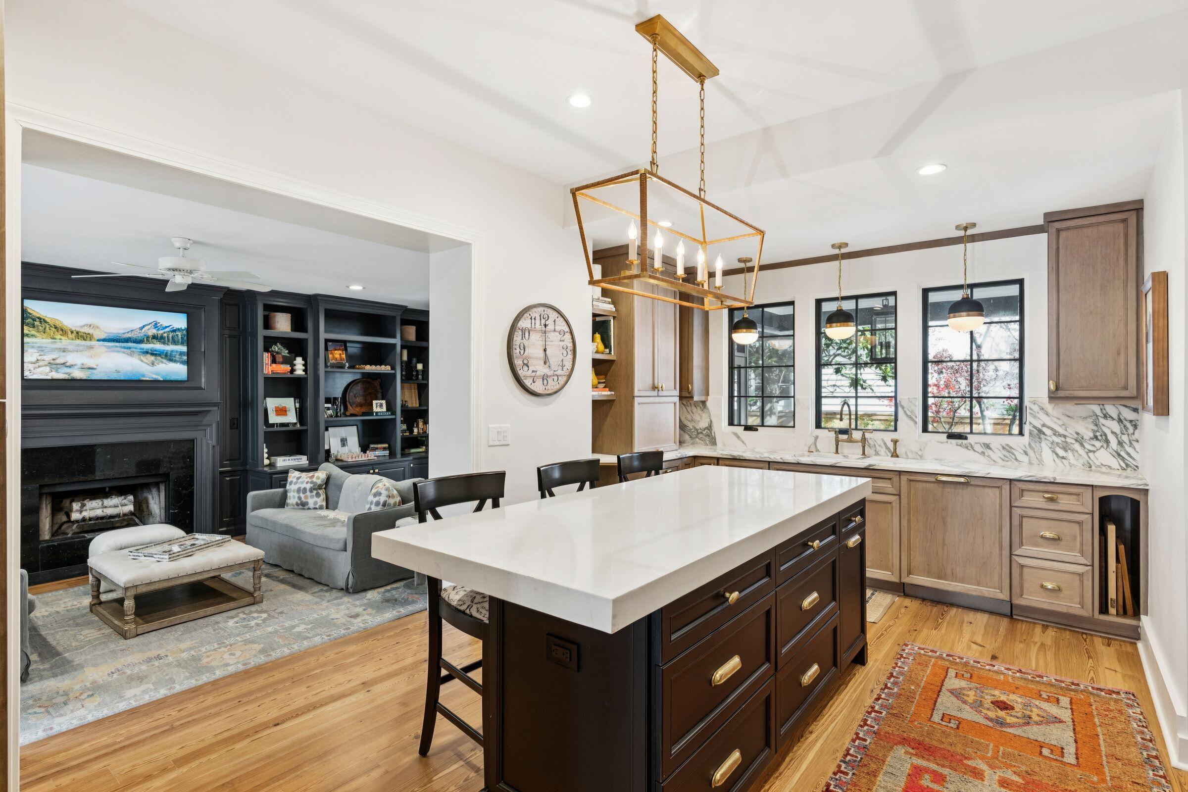 22 Limehouse Street Charleston, SC 29401 - Photo 6 of 48 22LimehouseSt-KeenEyeMarketing-025