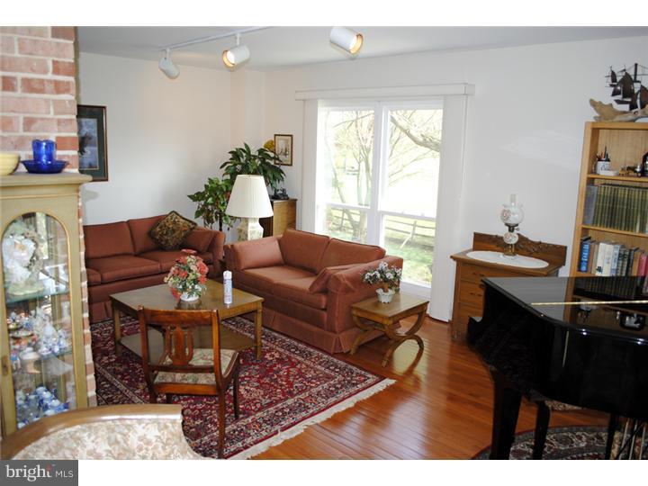 14 Iron Circle Reading, PA 19607 - Photo 3 of 24 Gallery Image 3