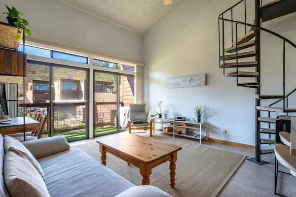 $339,000 | 11591 Snowpeak Way, Unit 407, Truckee, CA 96161