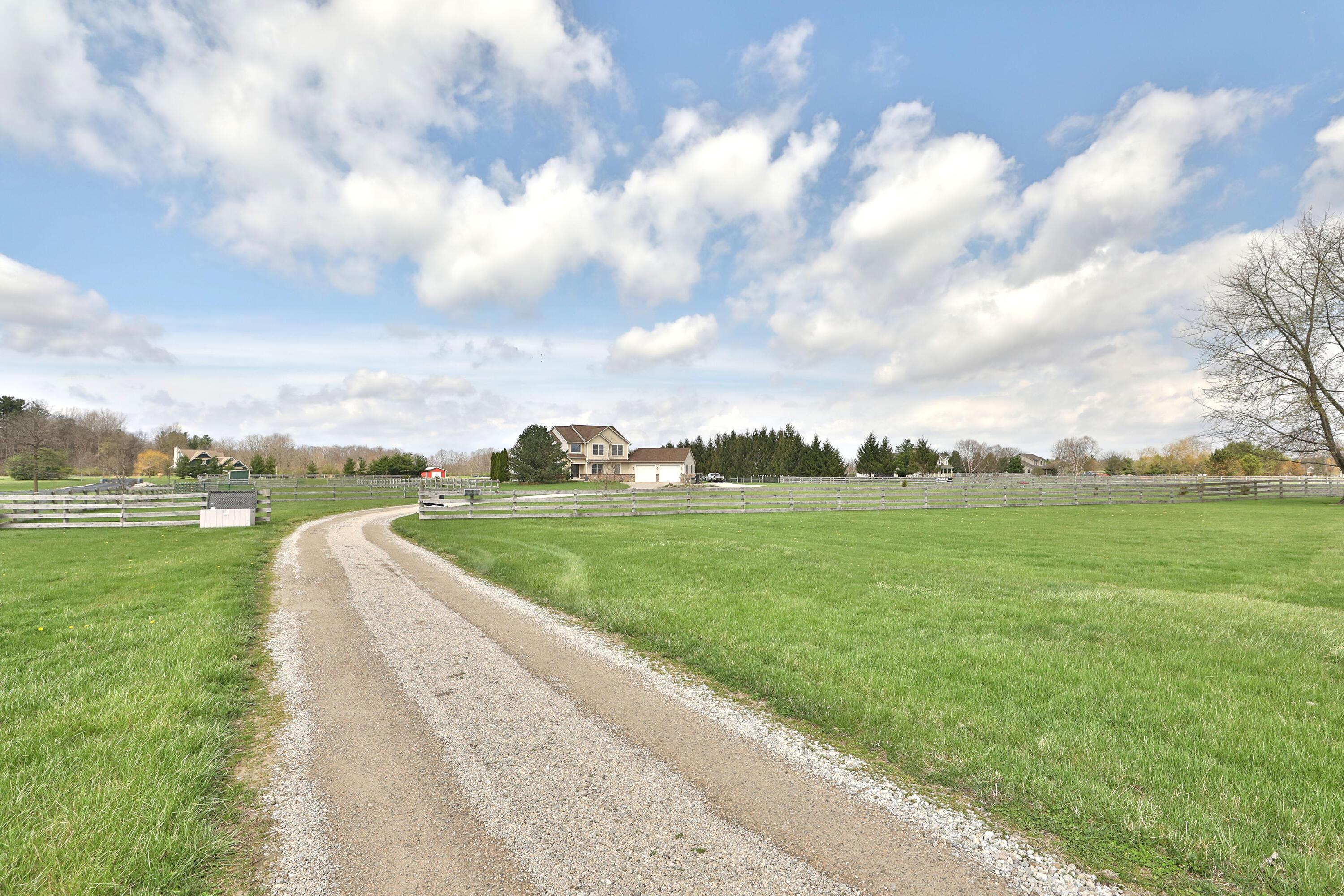 2313 Horseshoe Road Delaware, OH 43015 - Photo 4 of 56 2313-HorseshoeRd-01