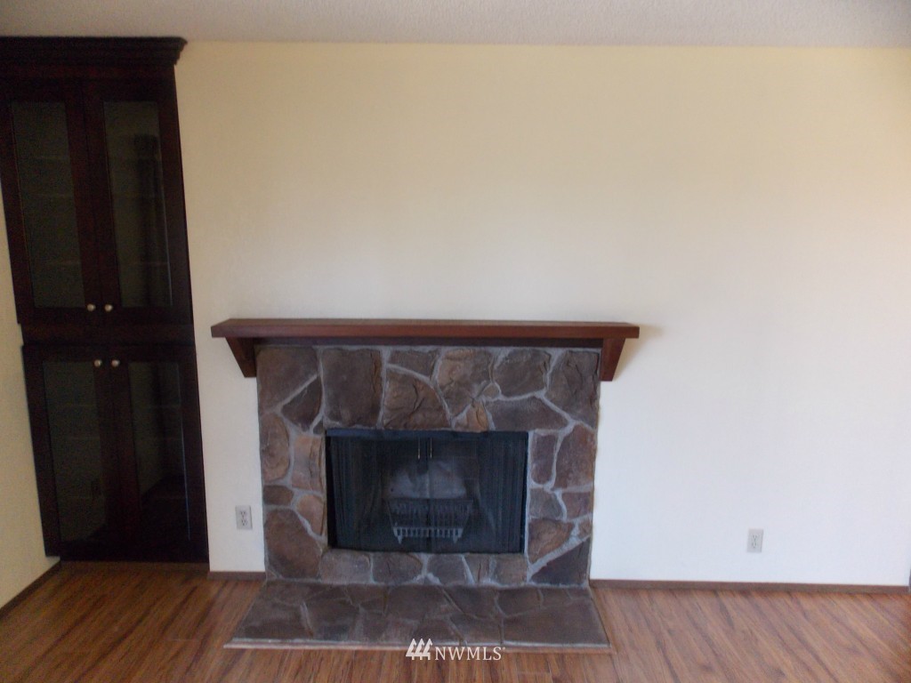 1511 Eagle Ridge Drive South, Unit F 2 Renton, WA 98055 - Photo 6 of 24