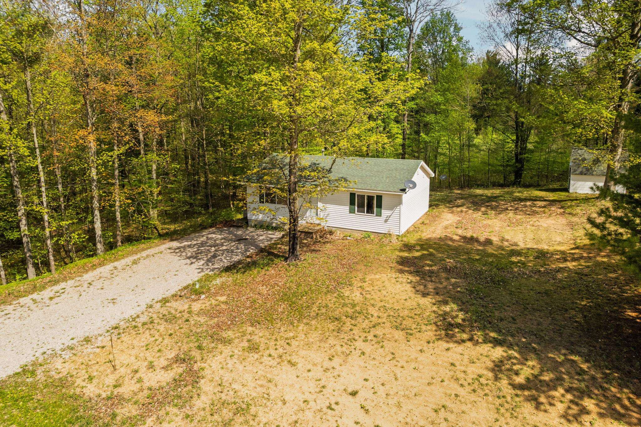 3936 Jeri Road Interlochen, MI 49643 - Photo 5 of 37