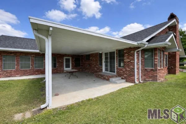 $325,000 | 4126 Bayouside Drive, Houma, LA 70363