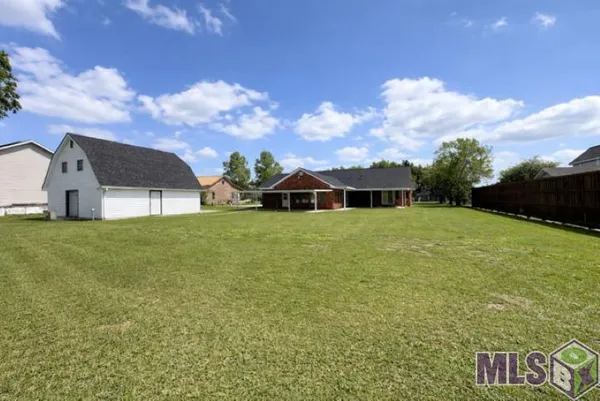 $325,000 | 4126 Bayouside Drive, Houma, LA 70363