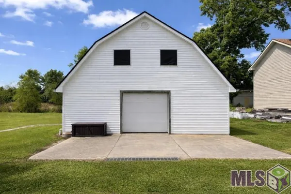 $325,000 | 4126 Bayouside Drive, Houma, LA 70363