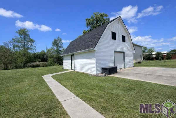 $325,000 | 4126 Bayouside Drive, Houma, LA 70363