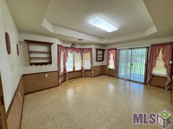 $325,000 | 4126 Bayouside Drive, Houma, LA 70363