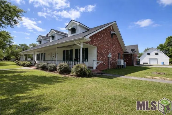 $325,000 | 4126 Bayouside Drive, Houma, LA 70363