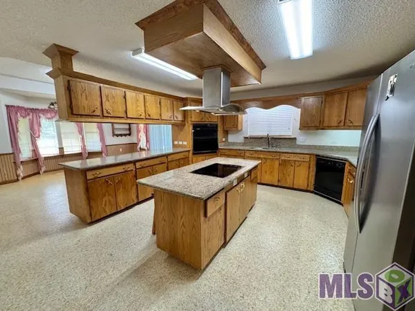 $325,000 | 4126 Bayouside Drive, Houma, LA 70363