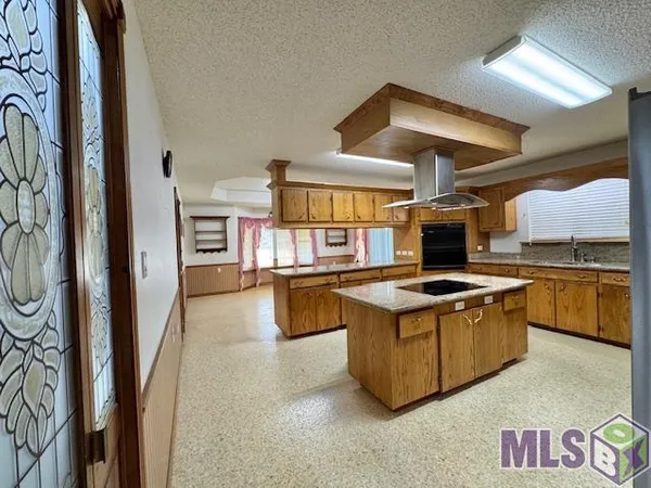 $325,000 | 4126 Bayouside Drive, Houma, LA 70363