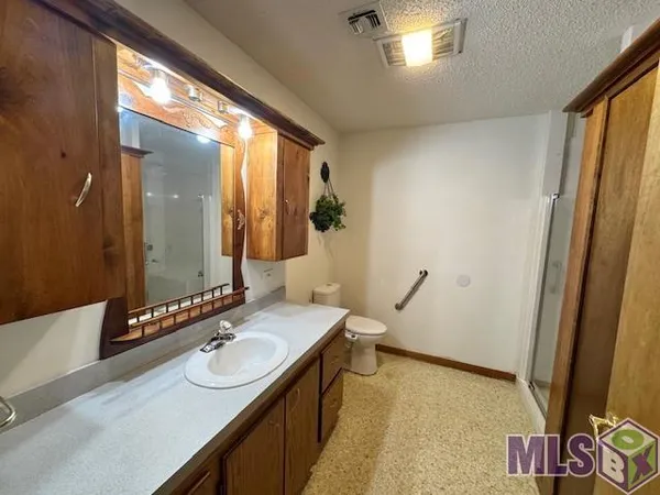 $325,000 | 4126 Bayouside Drive, Houma, LA 70363