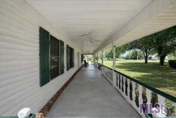 $325,000 | 4126 Bayouside Drive, Houma, LA 70363