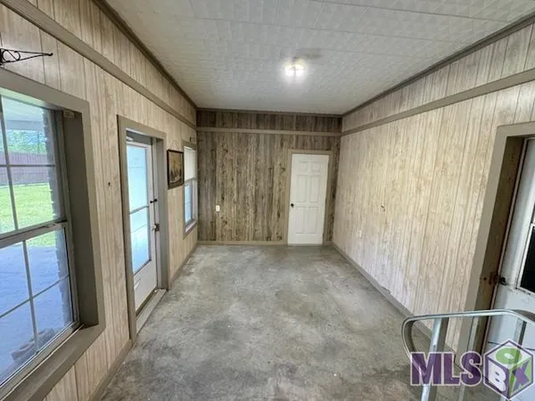 $325,000 | 4126 Bayouside Drive, Houma, LA 70363