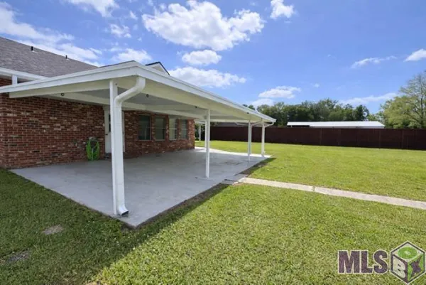 $325,000 | 4126 Bayouside Drive, Houma, LA 70363