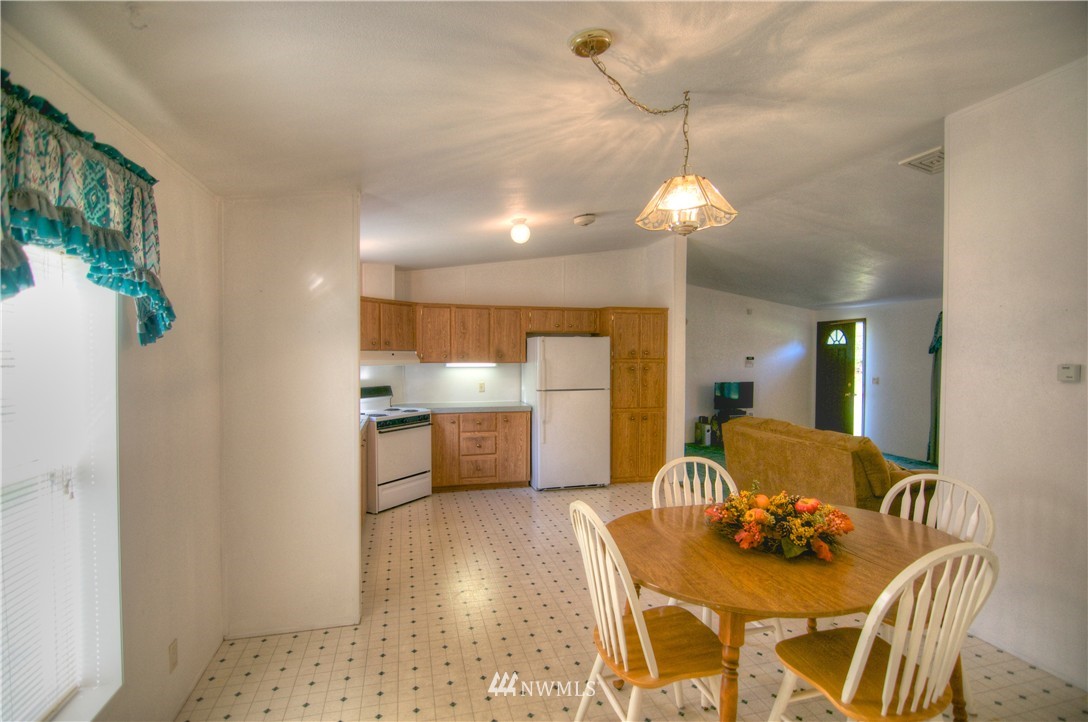 7829 Delphi Road Southwest Olympia, WA 98512 - Photo 9 of 24 Gallery Image 9