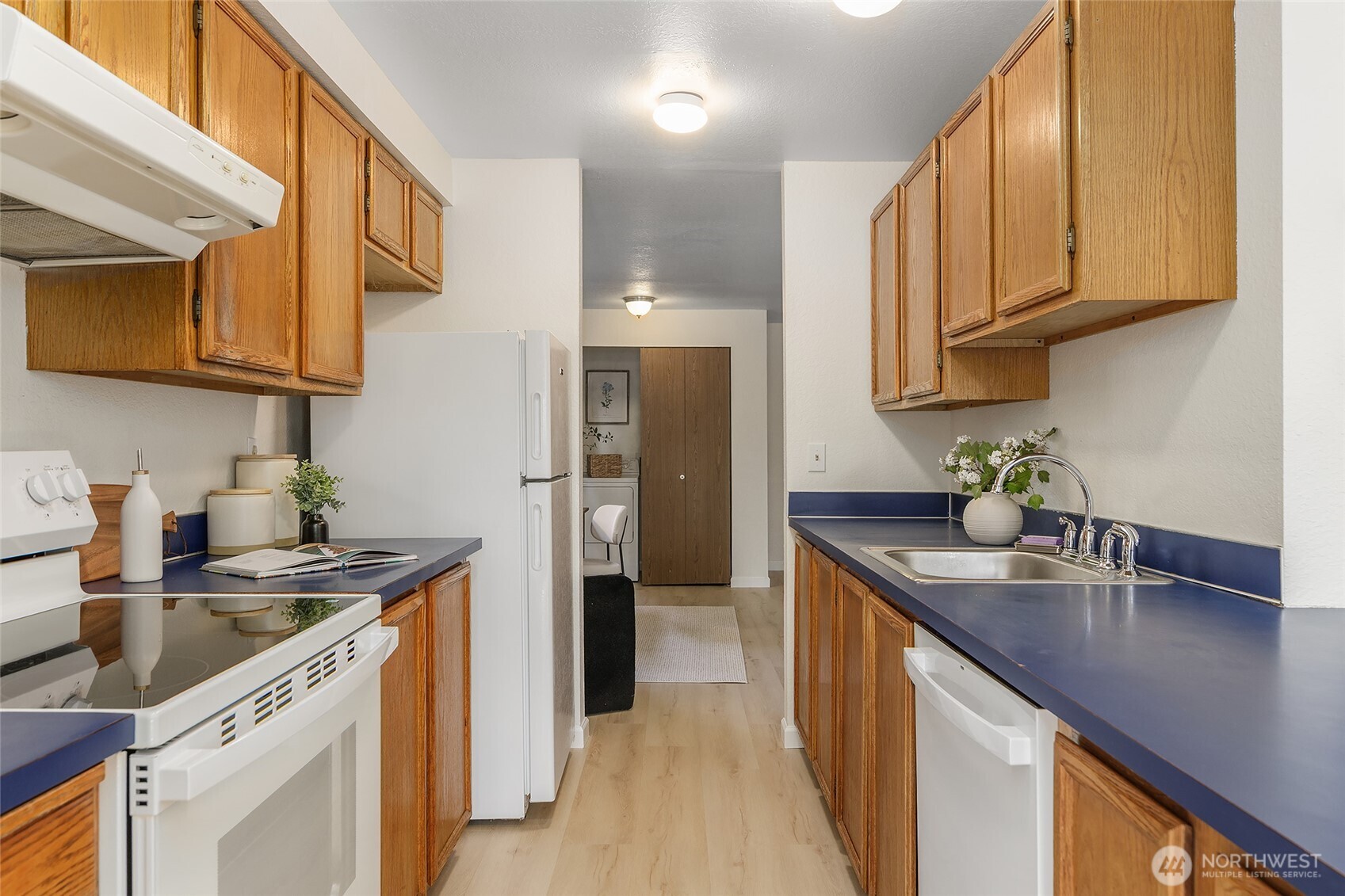 1027 Northeast 113th Street Seattle, WA 98125 - Photo 12 of 24