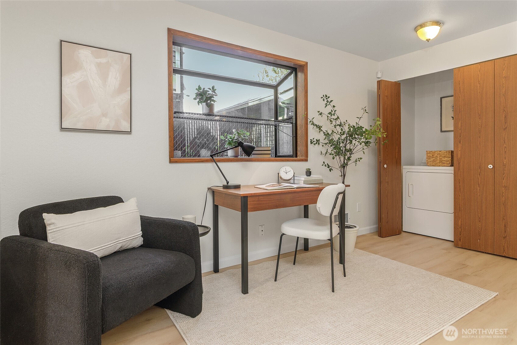 1027 Northeast 113th Street Seattle, WA 98125 - Photo 4 of 24