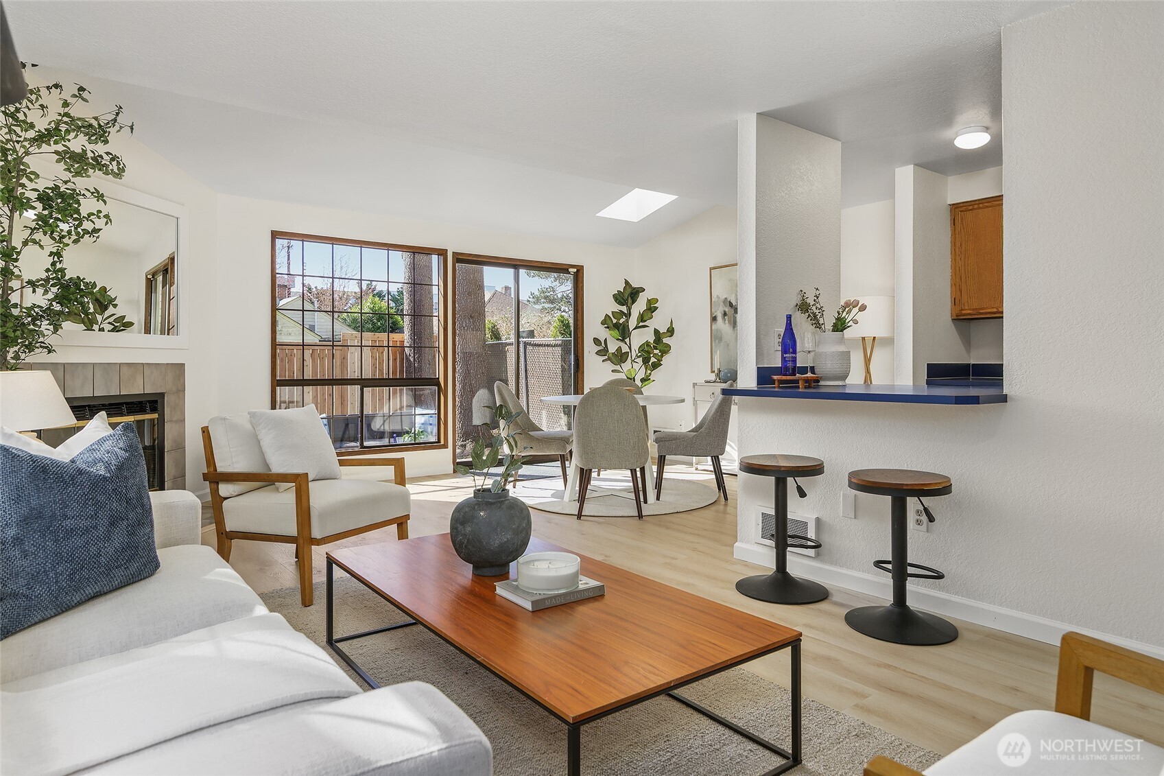1027 Northeast 113th Street Seattle, WA 98125 - Photo 5 of 24