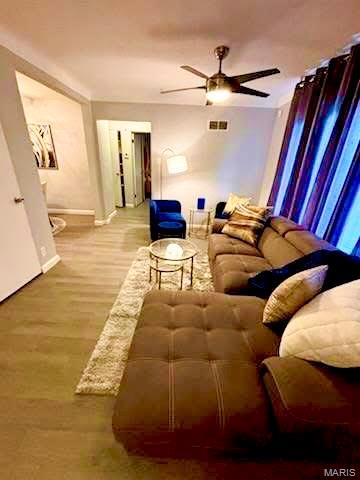 7008 Rohn Drive St. Louis, MO 63121 - Photo 4 of 21