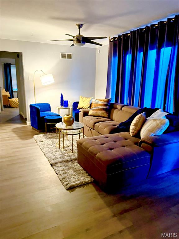 7008 Rohn Drive St. Louis, MO 63121 - Photo 8 of 21