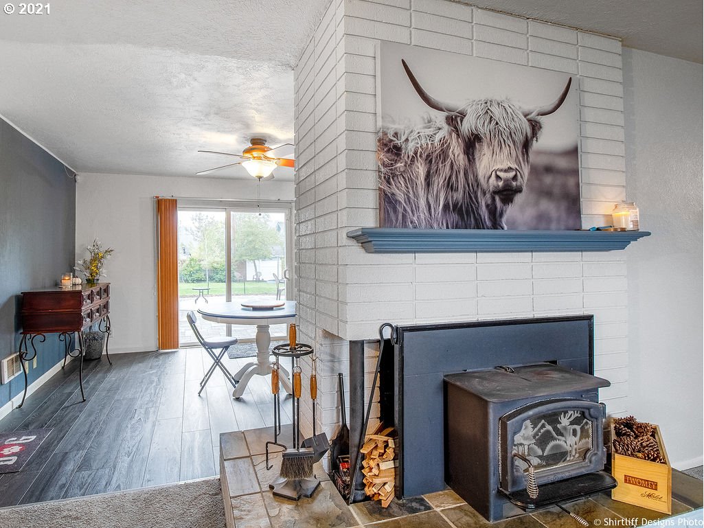 29866 Gimpl Hill Road Eugene, OR 97405 - Photo 12 of 32 Gallery Image 12