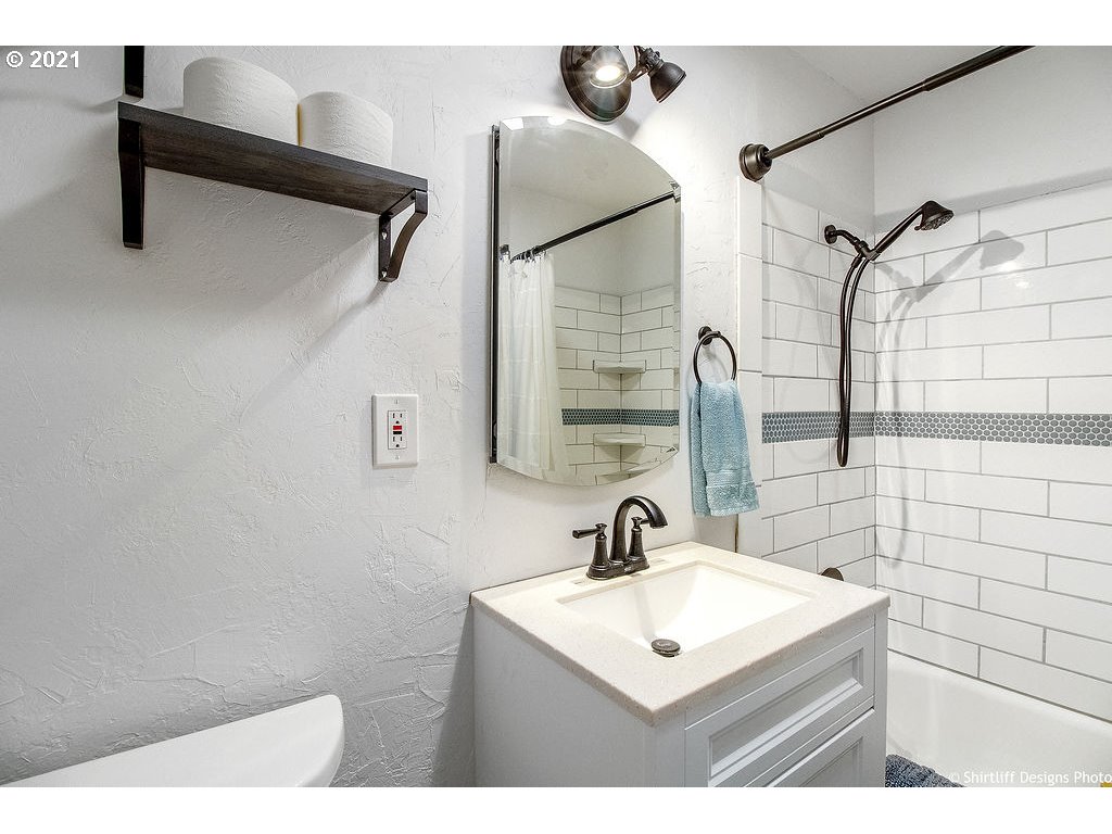 29866 Gimpl Hill Road Eugene, OR 97405 - Photo 20 of 32 Gallery Image 20