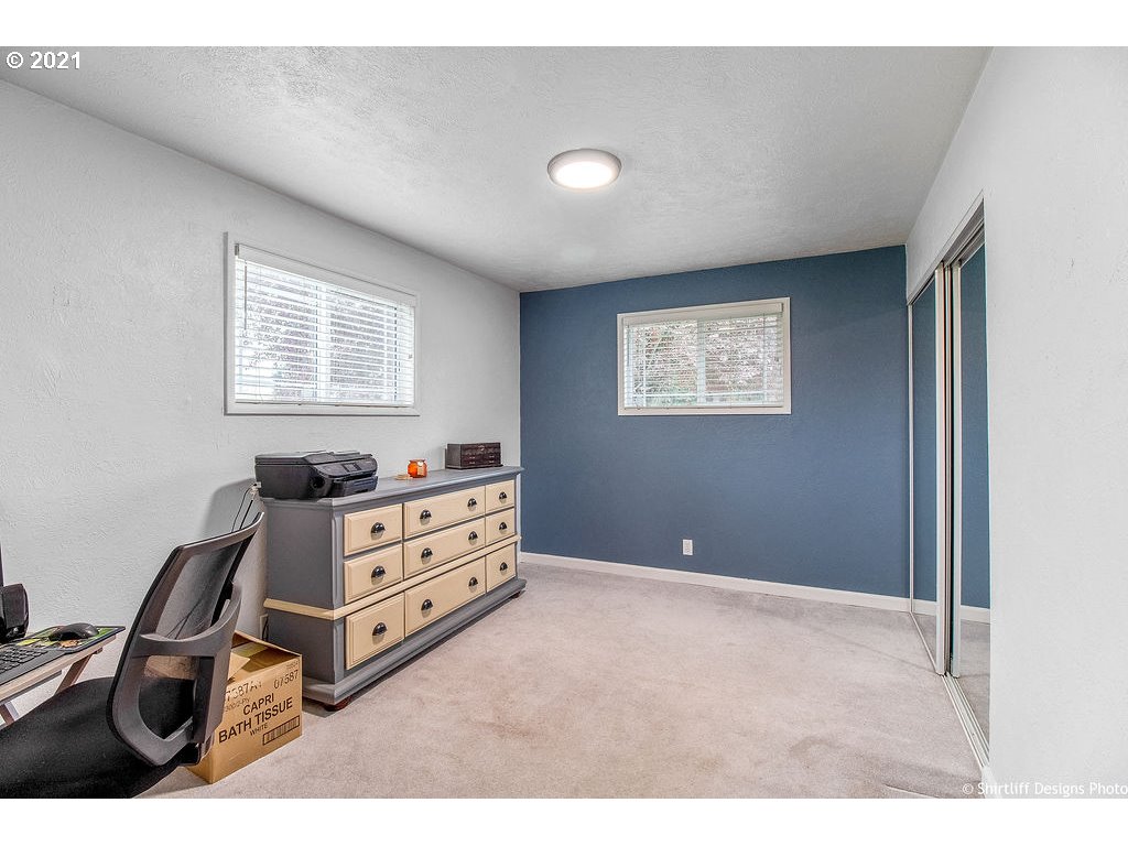 29866 Gimpl Hill Road Eugene, OR 97405 - Photo 23 of 32 Gallery Image 23