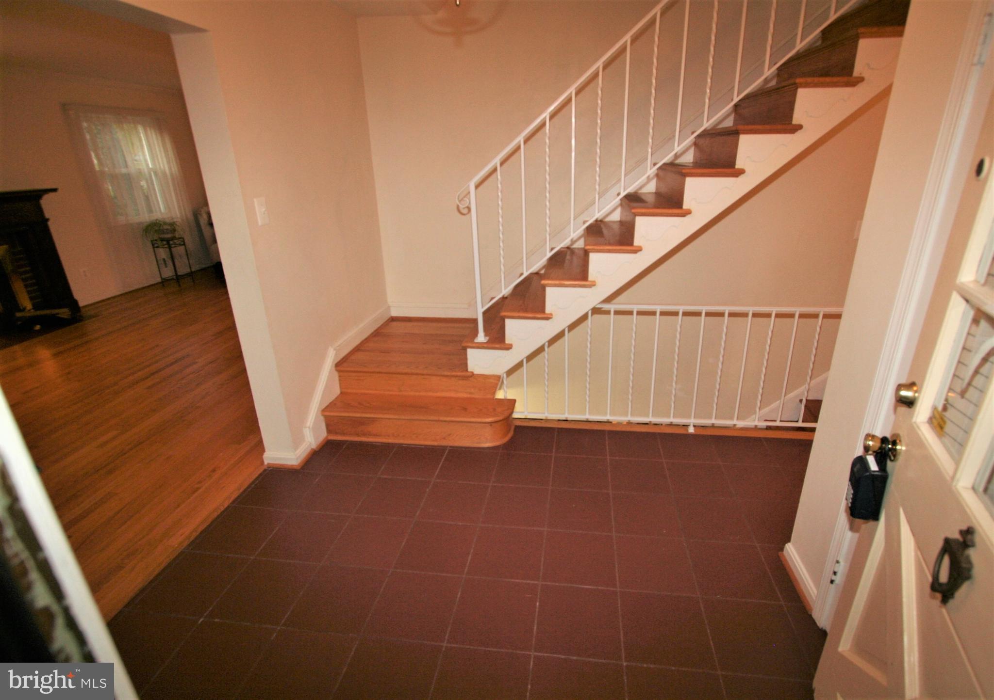 10405 Kinloch Road Silver Spring, MD 20903 - Photo 6 of 38 Front Foyer