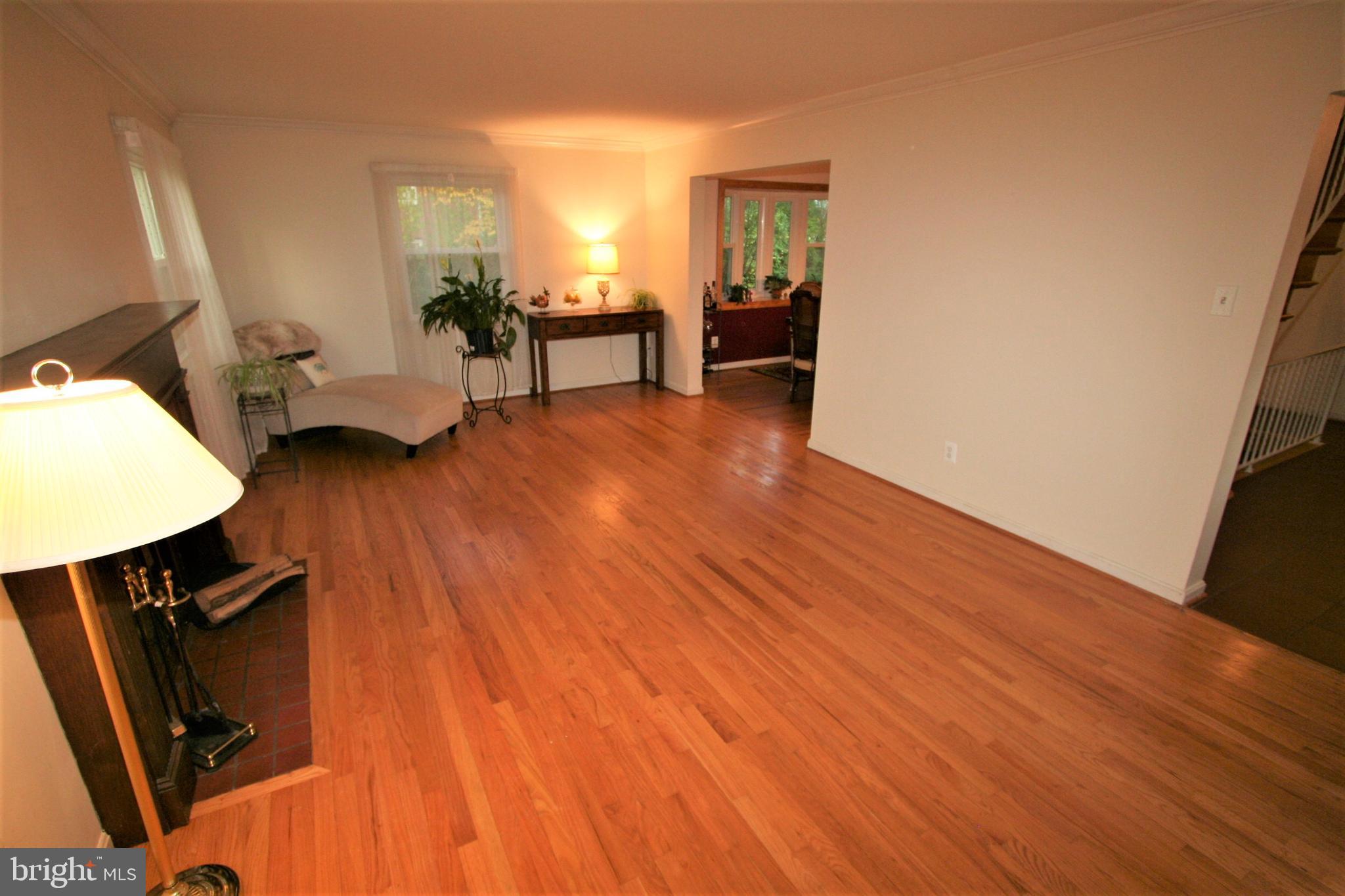 10405 Kinloch Road Silver Spring, MD 20903 - Photo 10 of 38 Living Room
