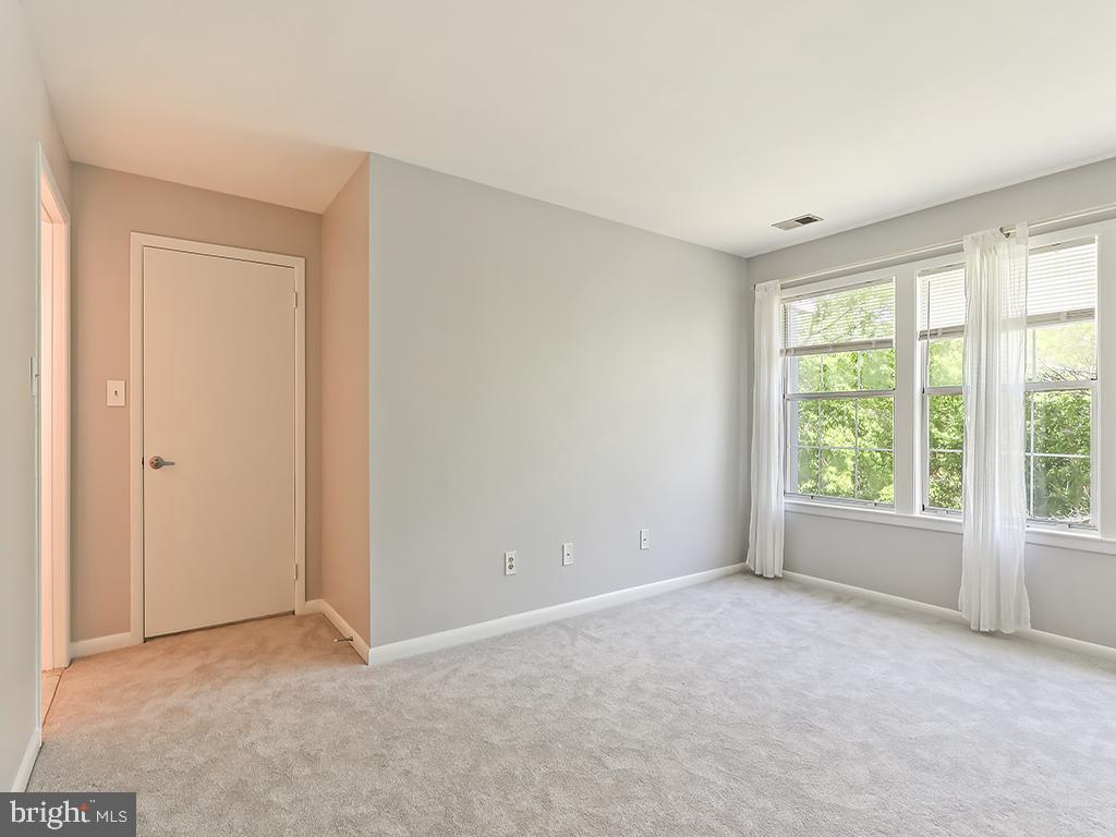 303 Trinity Court, Unit 11 Princeton, NJ 08540 - Photo 30 of 37