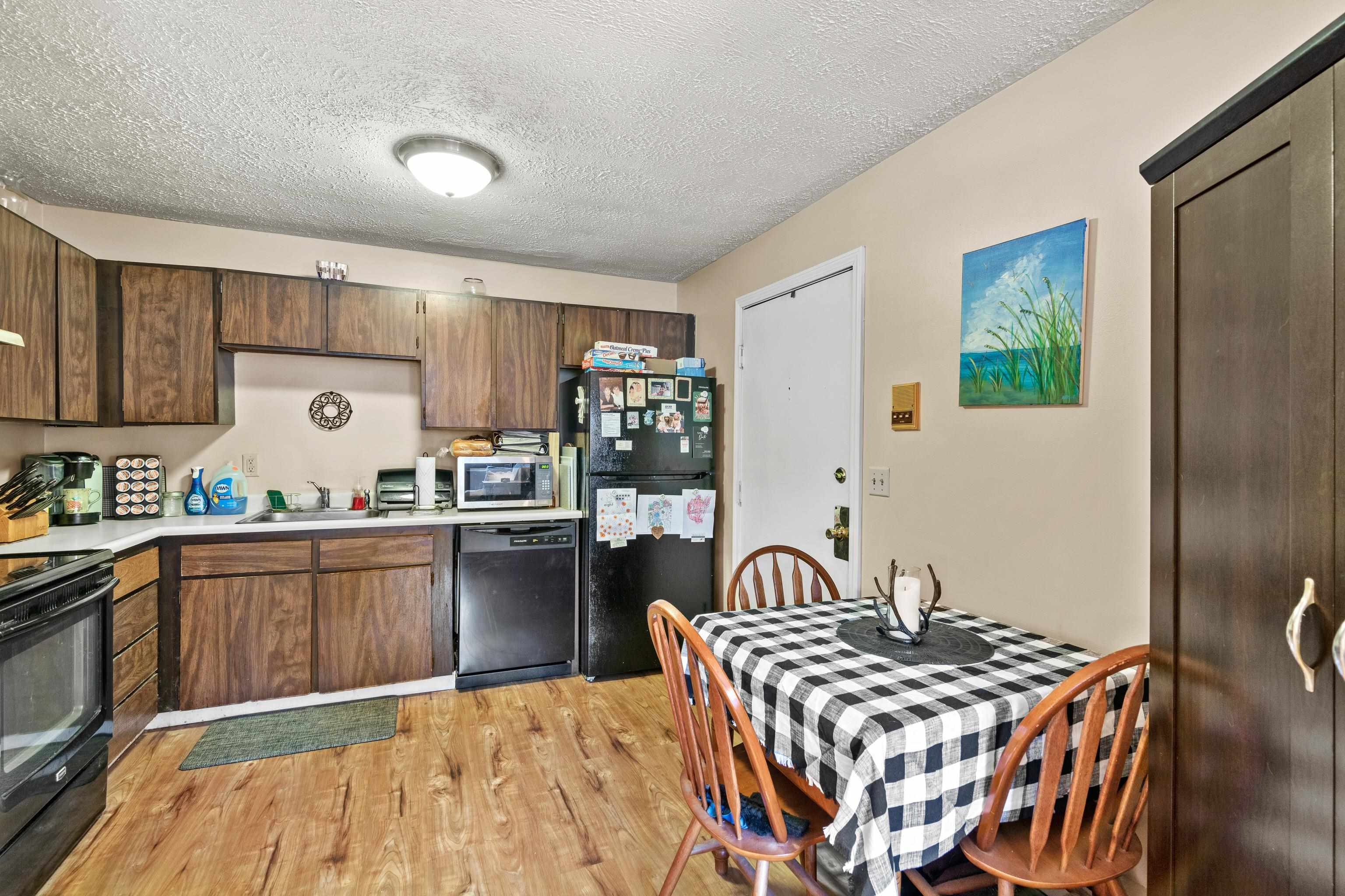 64 Dunbarton Road, Unit 1D Manchester, NH 03102 - Photo 3 of 22