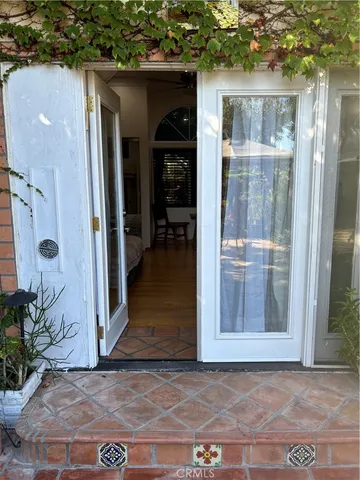 a view of entryway door