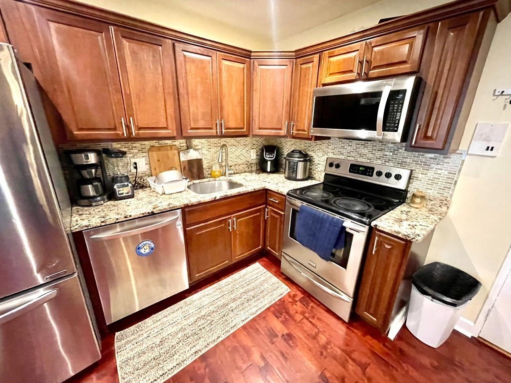 110 Boston Post Road East, Unit 206 Marlborough, MA 01752 - Photo 4 of 20 Gallery Image 4