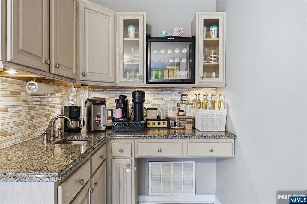 11 Thiem Avenue Rochelle Park, NJ 07662 - Photo 16 of 48