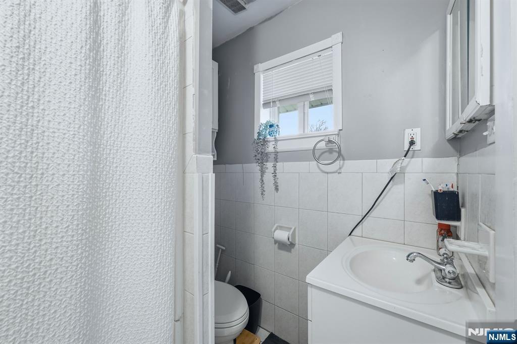 11 Thiem Avenue Rochelle Park, NJ 07662 - Photo 29 of 48