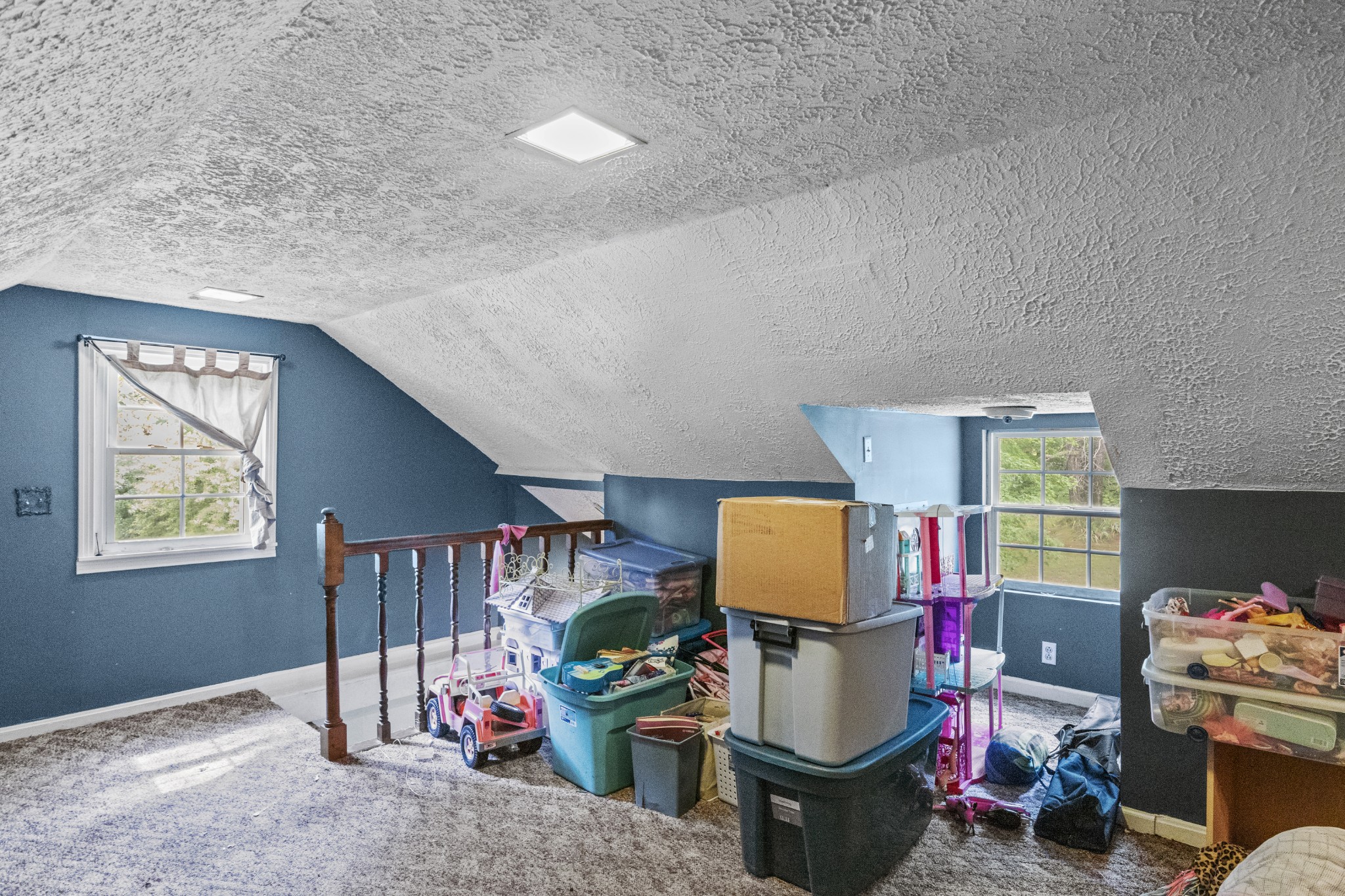 1095 Porter Road Burns, TN 37029 - Photo 10 of 34 a room with furniture and a window