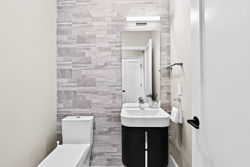 11 Fairhaven Road Newton, MA 02459 - Photo 13 of 29