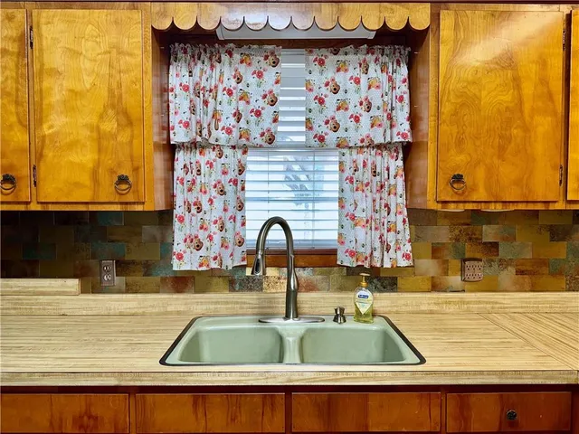 $173,000 | 127 Edwards Drive, Pineville, LA 71360