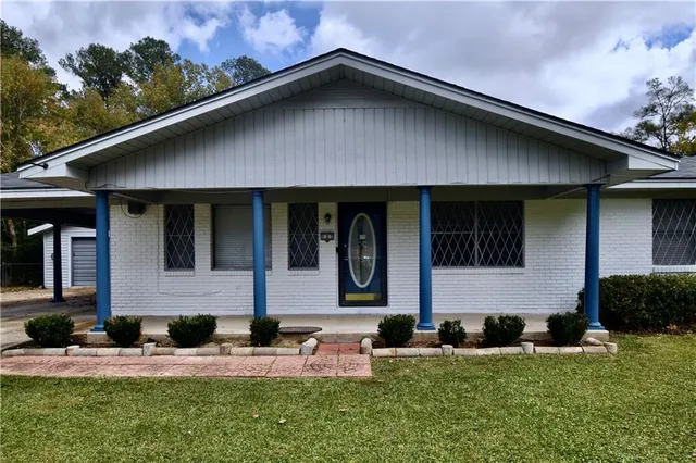 $173,000 | 127 Edwards Drive, Pineville, LA 71360
