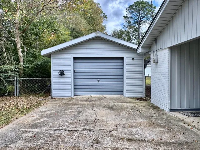 $173,000 | 127 Edwards Drive, Pineville, LA 71360