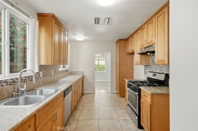 $850,000 | 7108 Mammoth Avenue, Van Nuys, CA 91405